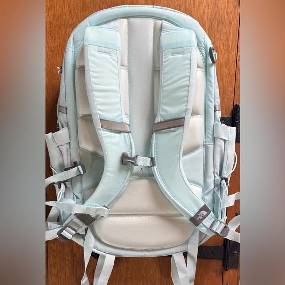 NWOT The North Face Pale Blue Borealis Luxe Backpack - Picture 9 of 12